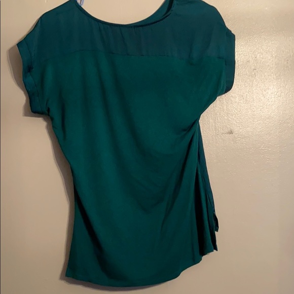 Emerald green silk front short sleeve top - Picture 2 of 2